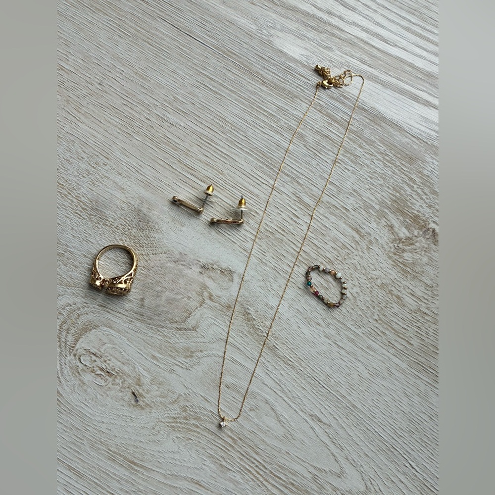 Bundle of (5) Jewelry
